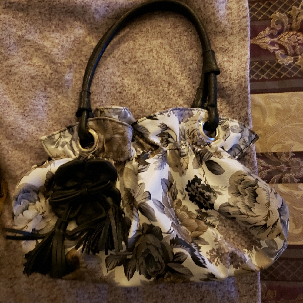 Caro's flower purse